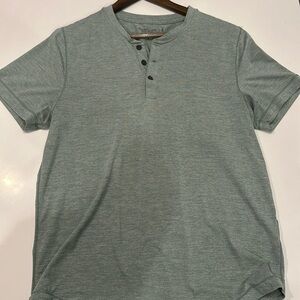 Abercrombie & Fitch - Short Sleeve Henley Tee - Size M